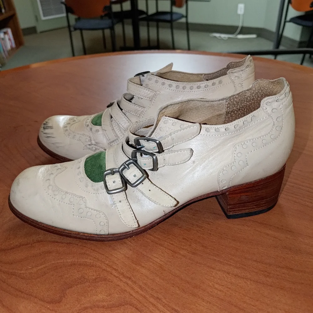 JOHN FLUEVOG Adrians : Alli 4-Buckle Mary Jane Brogue Wingtip Shoes US 7 Beige - Picture 4 of 16